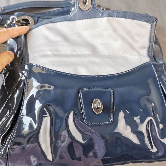 COACH POPPY LIQUID GLASS PURSE 18673 NAVY BLUE CHAIN SHOULDER - Picture 10 of 11